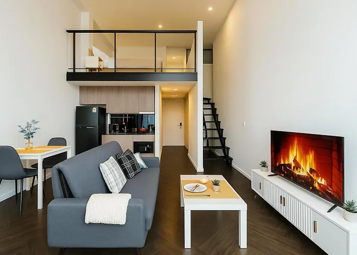 Luxury Loft With Stunning 25th Floor View アパート