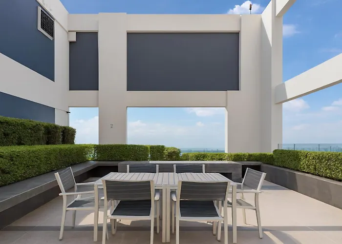Luxury Loft With Stunning 25th Floor View