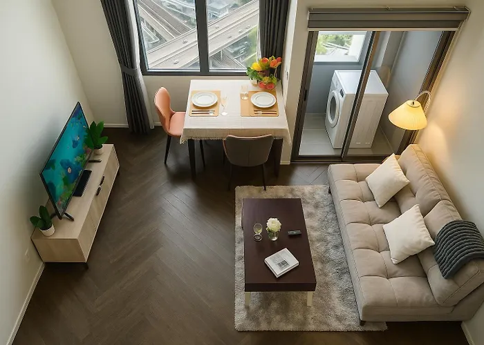 Luxury Loft With Stunning 25th Floor View
