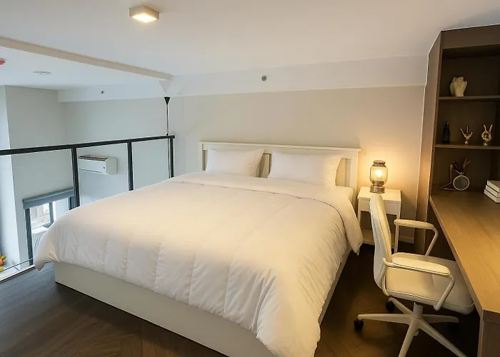 Luxury Loft With Stunning 25th Floor View * バンコク都